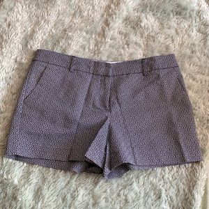 Versatile black and white pattered shorts, size 8! Mid rise